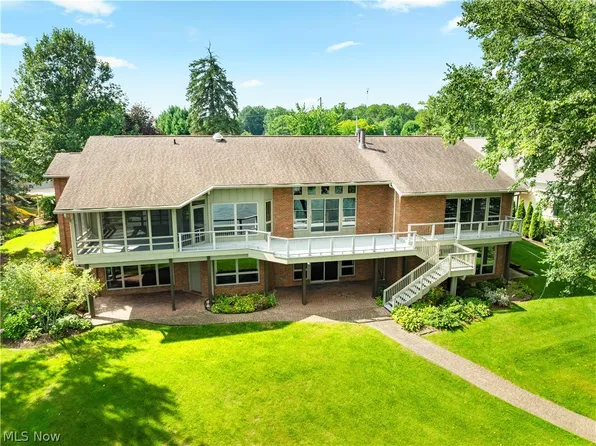 5234 Pinedrive Cir NW, Canton, OH 44718