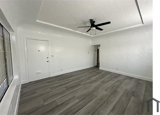 4th image of 828 W 85th St #828