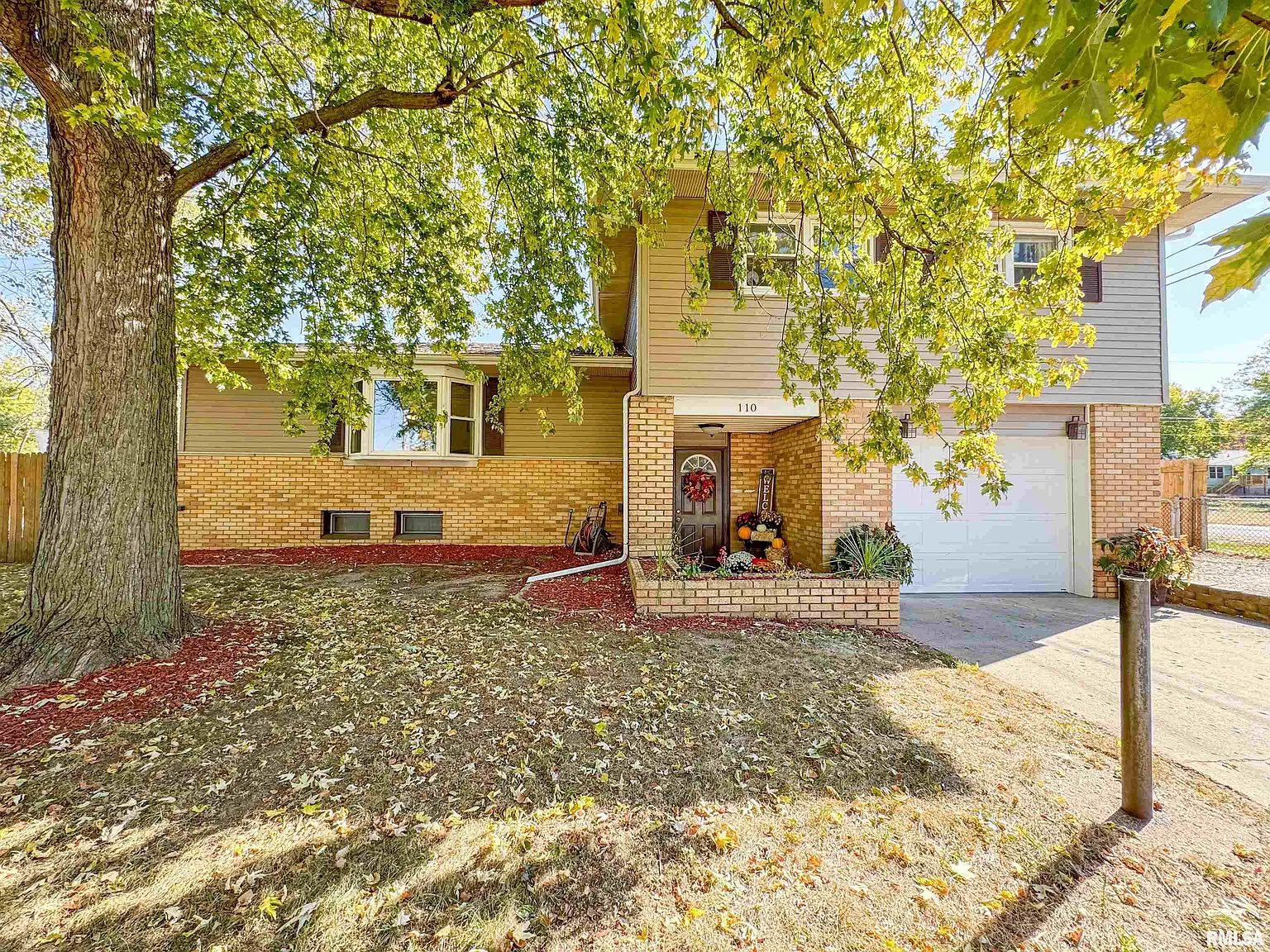 110 Saint Mark Dr photo 1