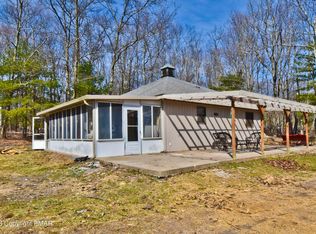 5574 Birch Rd, Canadensis, PA 18325