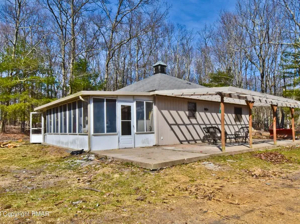5574 Birch Rd, Canadensis, PA 18325