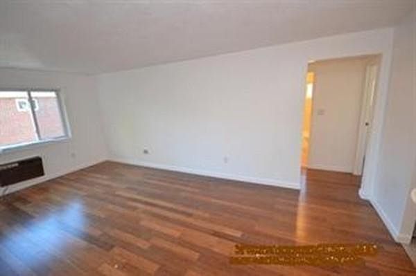 2nd image of 25 Oxford Circle # Fl 1ST