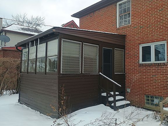 5th image of 109 Louvaine Dr