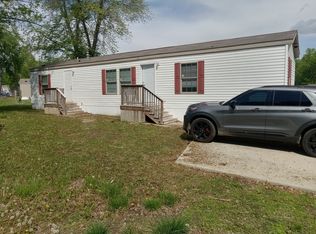 200 Paradise Acres Rd #100, Carterville, IL 62918