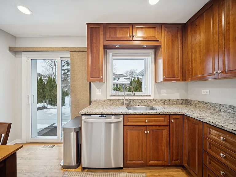 S Evergreen Ave — Photo 15