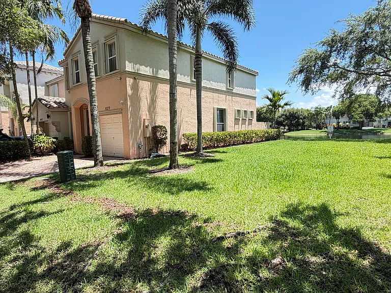 16339 SW 48th St — Photo 3