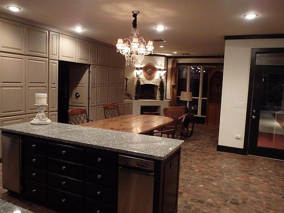 3rd image of 7450 Stone Creek Dr