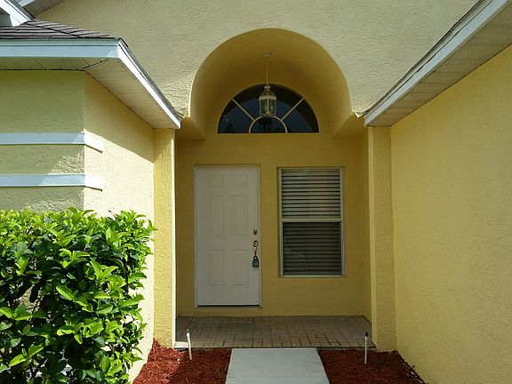 2nd image of 30548 Tremont Dr