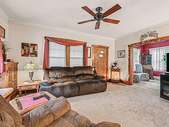 4th image of 2678 8th Ave E