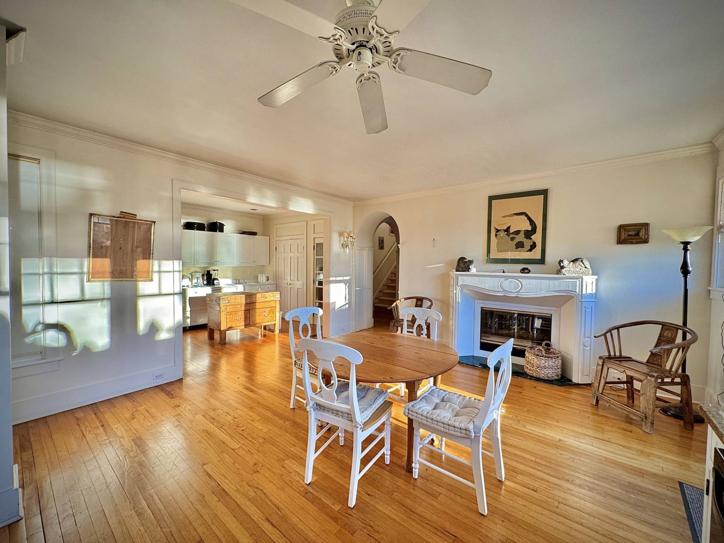 big eat in kitchen with fireplace