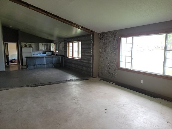 5th image of 1 White Pine Way