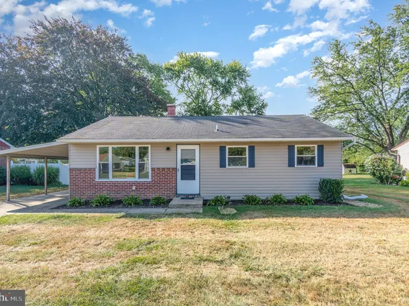 3824 Oakleigh Dr, York, PA 17402