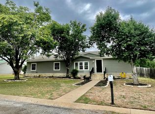 115 Village Ln, Llano, TX 78643