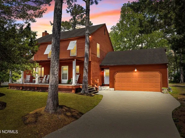 502 Island Dr, Beaufort, NC 28516