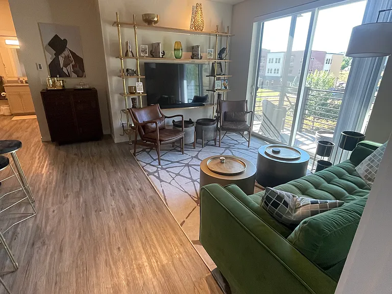 1203 Capitol St — Photo 21