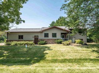4879 3rd St, Vesper, WI 54489