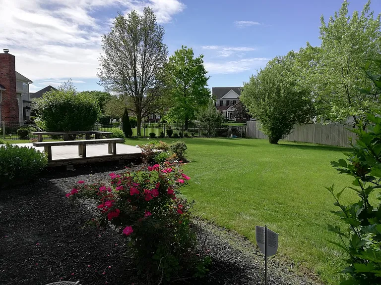 9972 Parkshore Dr — Photo 44
