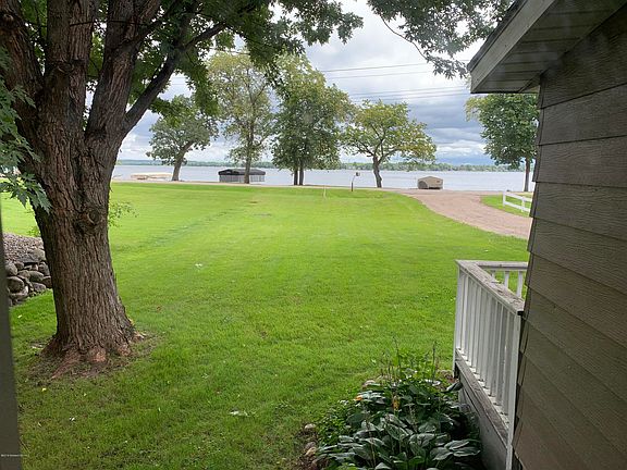 2nd image of 1080 W Lake Dr