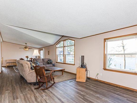 4th image of 2057 Pine Knoll Rd