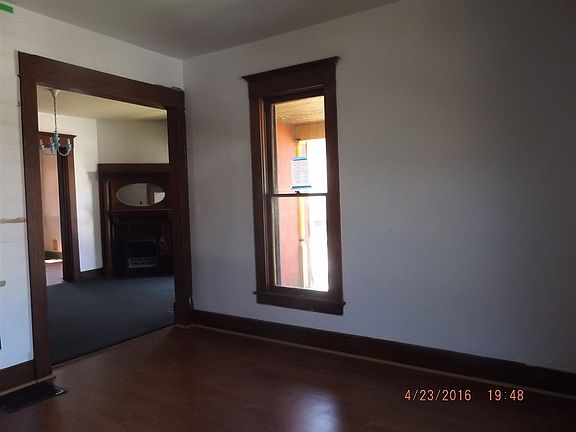 5th image of 621 W Main St