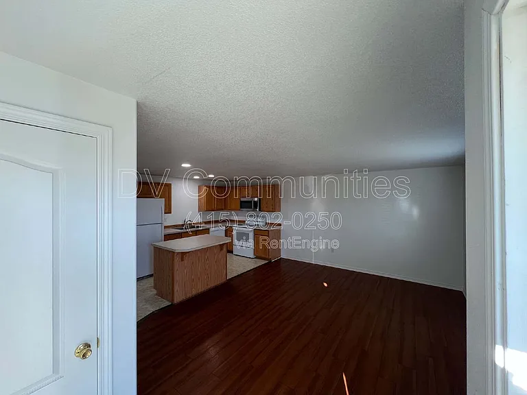 2521 NW Cedar Ave #1 — Photo 3