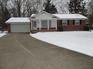 4339 Old Carriage Ct, Flint, MI 48507