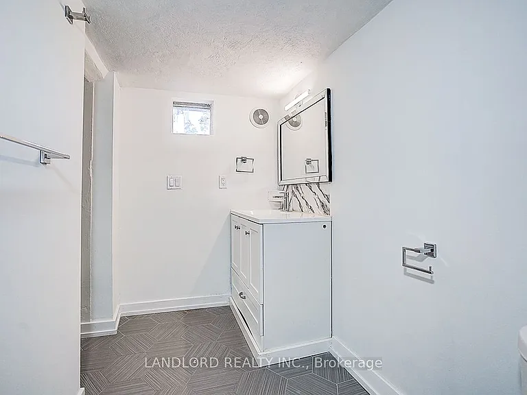 56 Bicknell Ave #LOWER — Photo 25