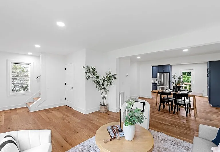 28 Douglas Dr — Photo 7
