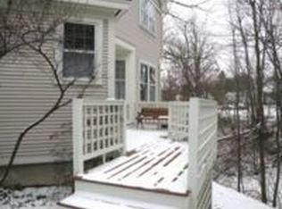 8 Arbor Rd, South Burlington, VT 05403