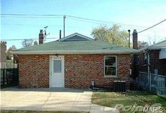 4th image of 5015 Vermont Ave