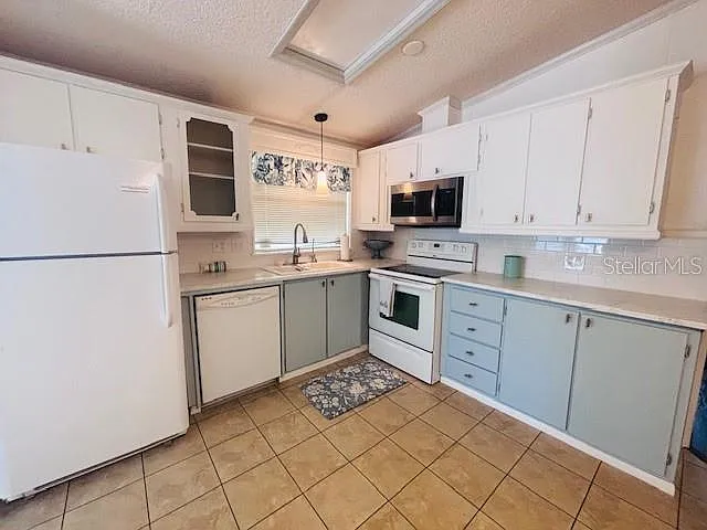 7071 Spanish Moss Ln — Photo 2