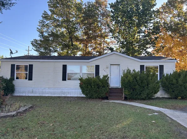 1015 Barberry Rd #151, Howard City, MI 49329