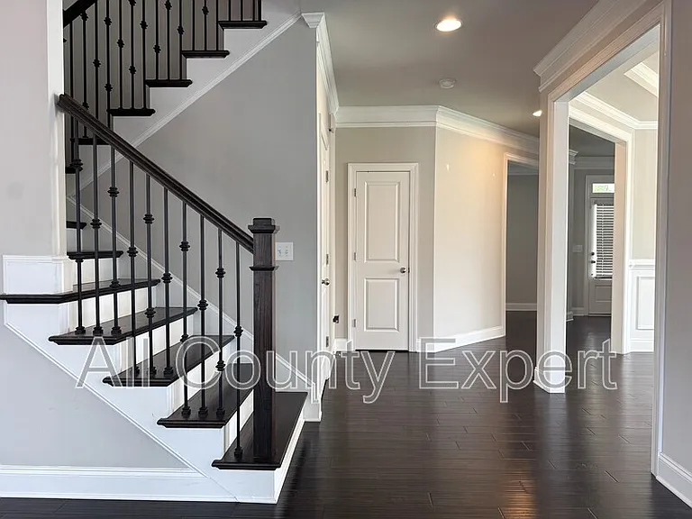 1674 Fairview Dr — Photo 15
