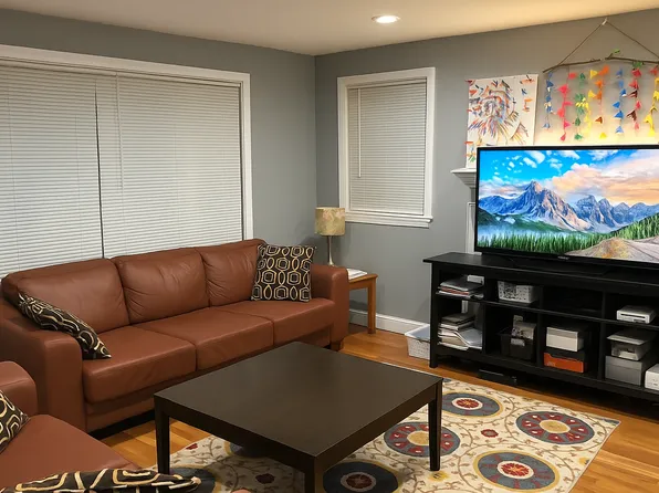 496 Waltham St, Lexington, MA 02421