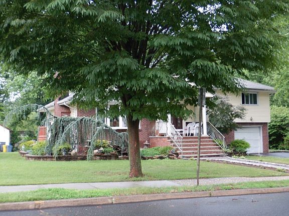 3rd image of 95 Holland Ave