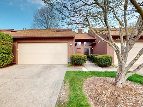 318 Katey Rose Ln, Cleveland, OH 44143
