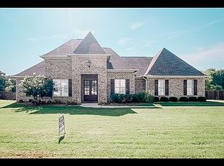1785 Lake Circle Dr, Tupelo, MS 38801