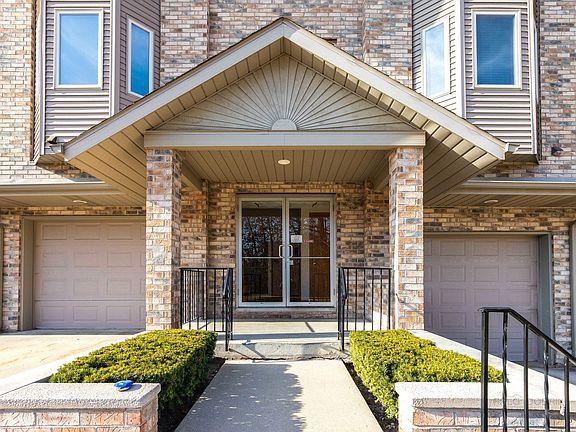3rd image of 3162 Woodland Dr #62