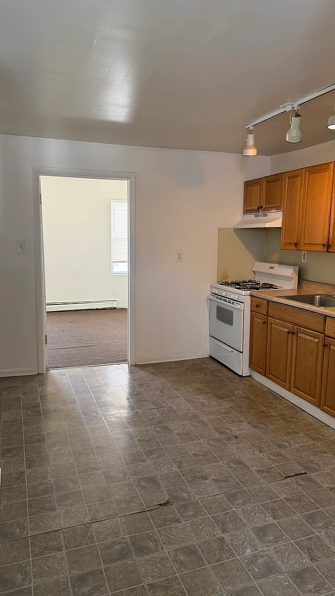 Building Photo - 1687 N 56th St #3