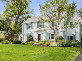 109 Windsor Rd, Tenafly, NJ 07670