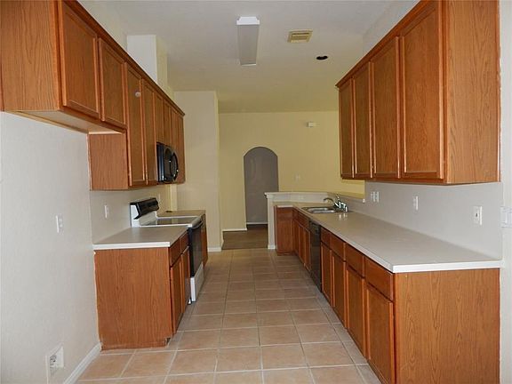 4th image of 12135 Hawthorne Dr