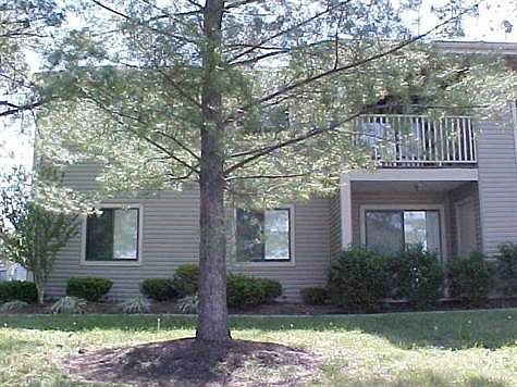 Extra nice condo on the ground level. Immaculate, ready to move into, immediate possession. Single, elderly lady lived alone--non smoker and no pets. Great price!!!