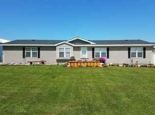 1760 500th St, Linn Grove, IA 51033
