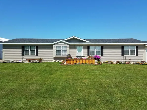 1760 500th St, Linn Grove, IA 51033