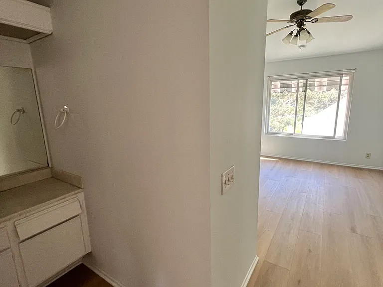 339 Stanford Ct — Photo 7