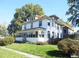 1103 College Ave, Davenport, IA 52803