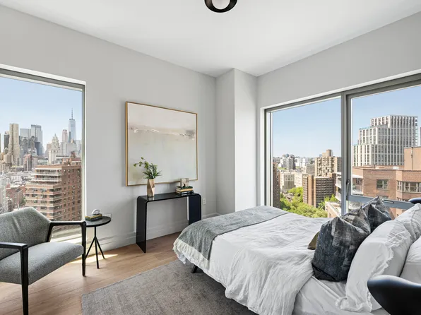 222 East Broadway image 7 of 12