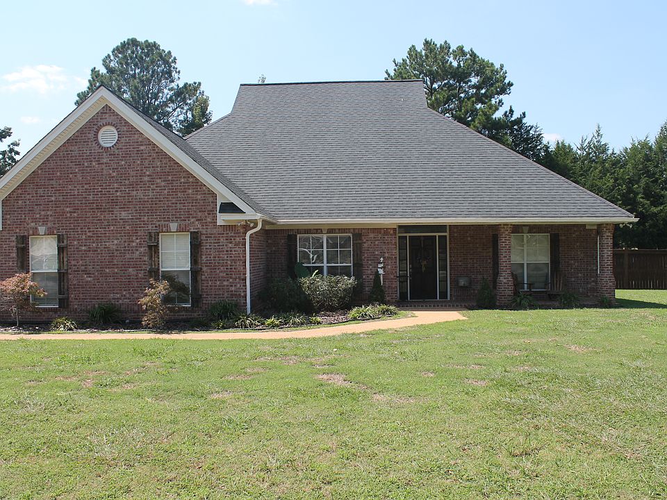1st image of 830 White Oak Ln