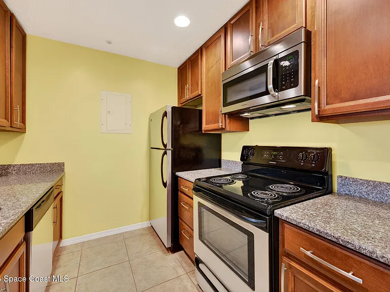 7667 N Wickham Rd #219 — Photo 5