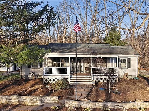 5th image of 151 Sassafras Ln